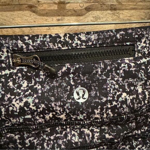 Lululemon Illumina Crop In Rocky Road Sand Dune Ground/Black Size 8 Athletic Gym - Picture 15 of 16